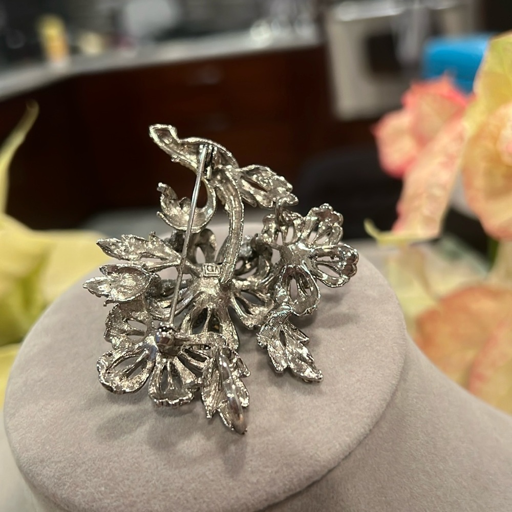 Brooch - Picture 3 of 3
